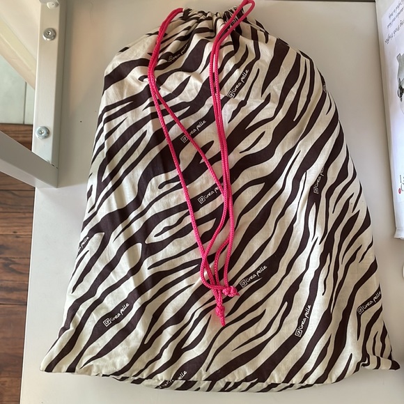 Linea Pelle Alyssa Collection Clutch! - Picture 15 of 15